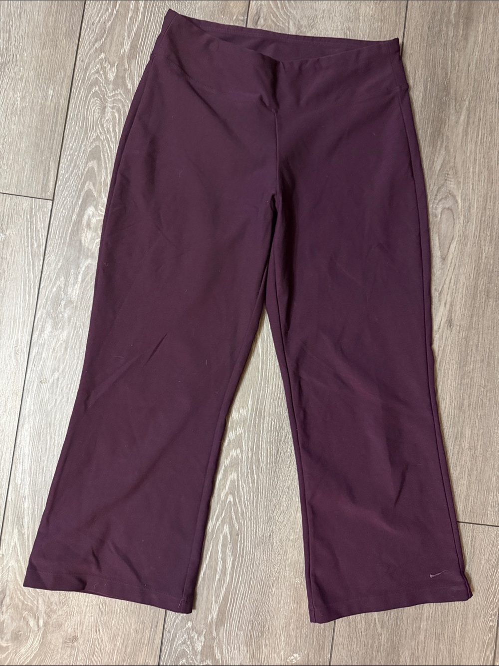 Nike Women’s  Plum Wide-Leg Leggings